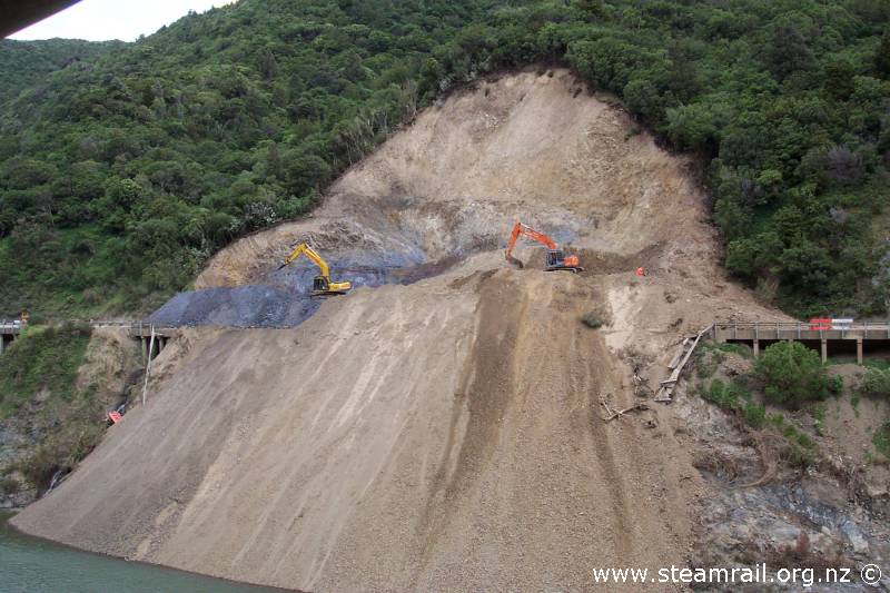Big slip in the Manawatu Gorge